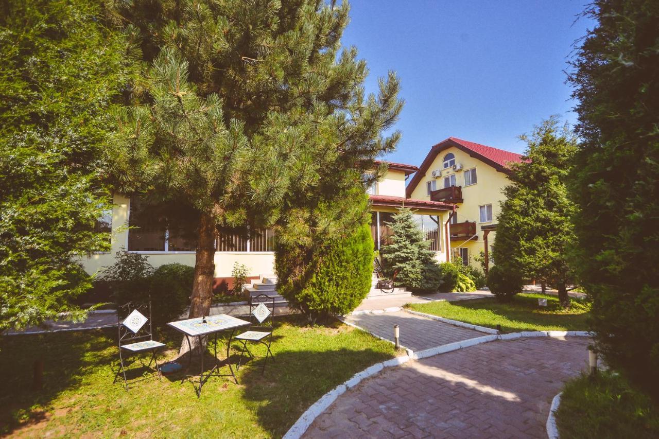Pensiunea Ovidiu Crisan  Exterior photo